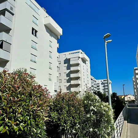 Restart - Free Garage Parking * زادار